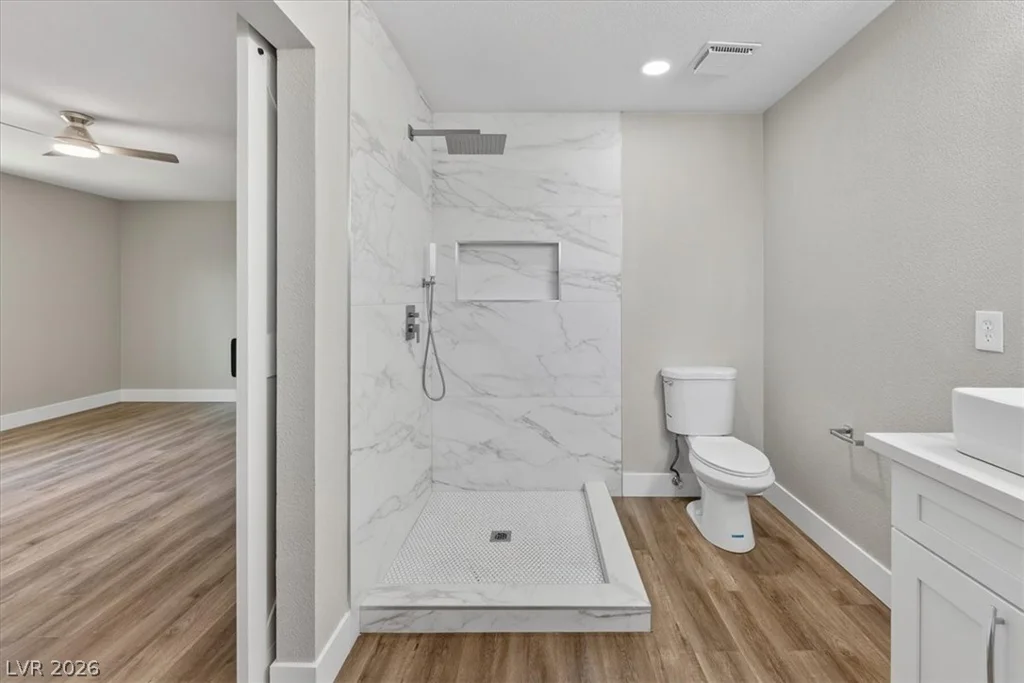 7725 Genzer, Las Vegas, NV 89145