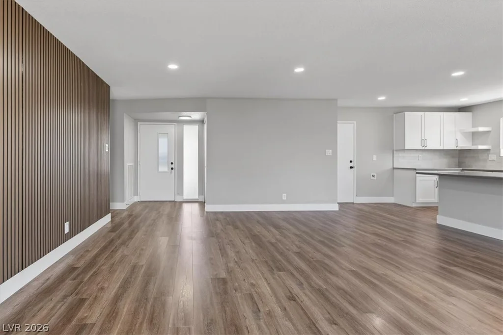 7725 Genzer, Las Vegas, NV 89145