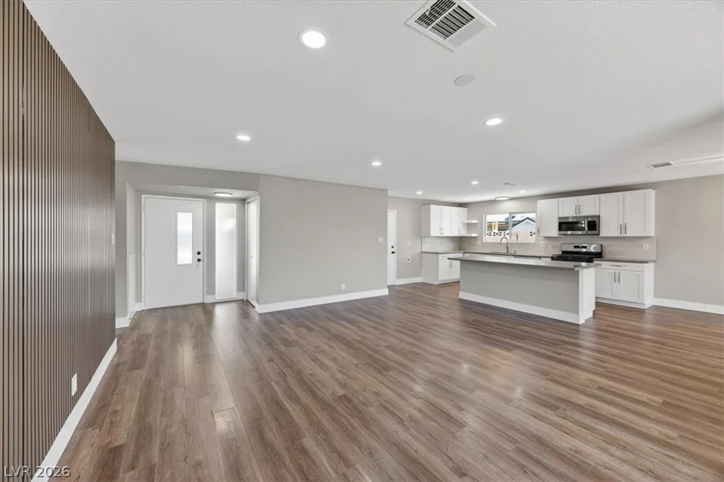 7725 Genzer, Las Vegas, NV 89145