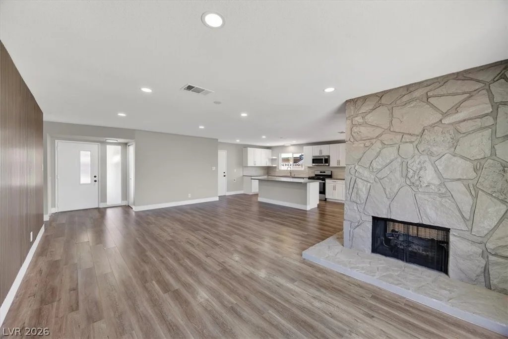 7725 Genzer, Las Vegas, NV 89145