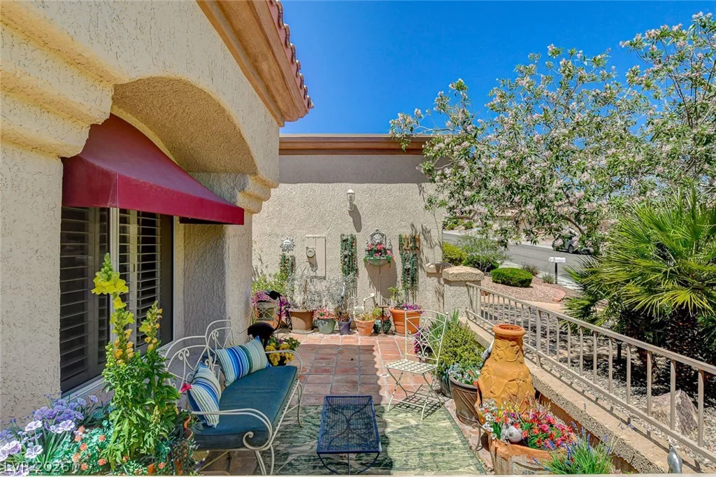 11033 Clear Meadows, Las Vegas, NV 89134