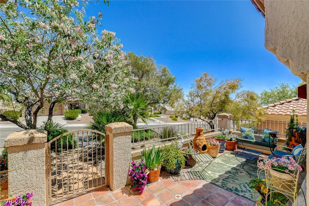 11033 Clear Meadows, Las Vegas, NV 89134