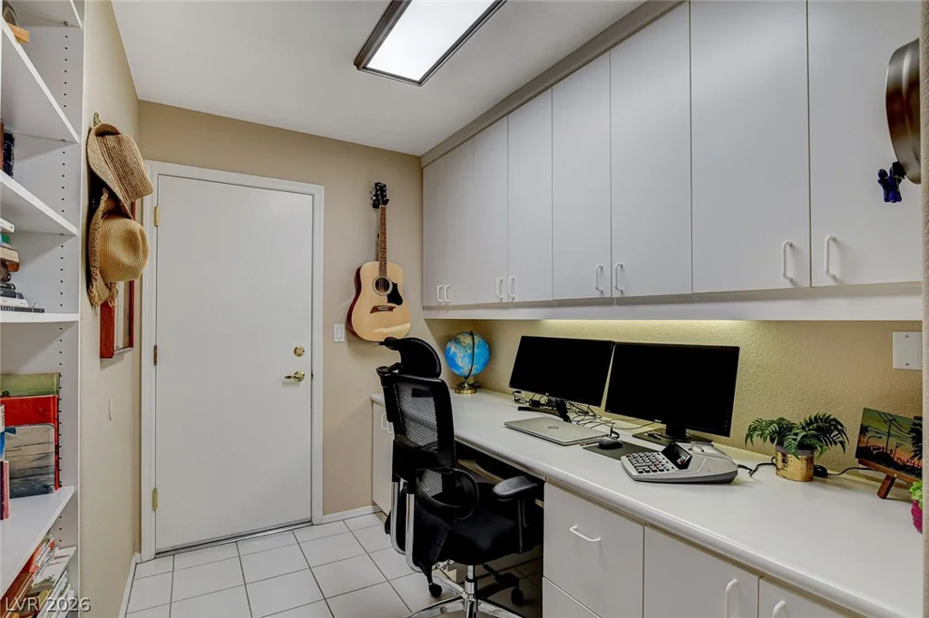 11033 Clear Meadows, Las Vegas, NV 89134