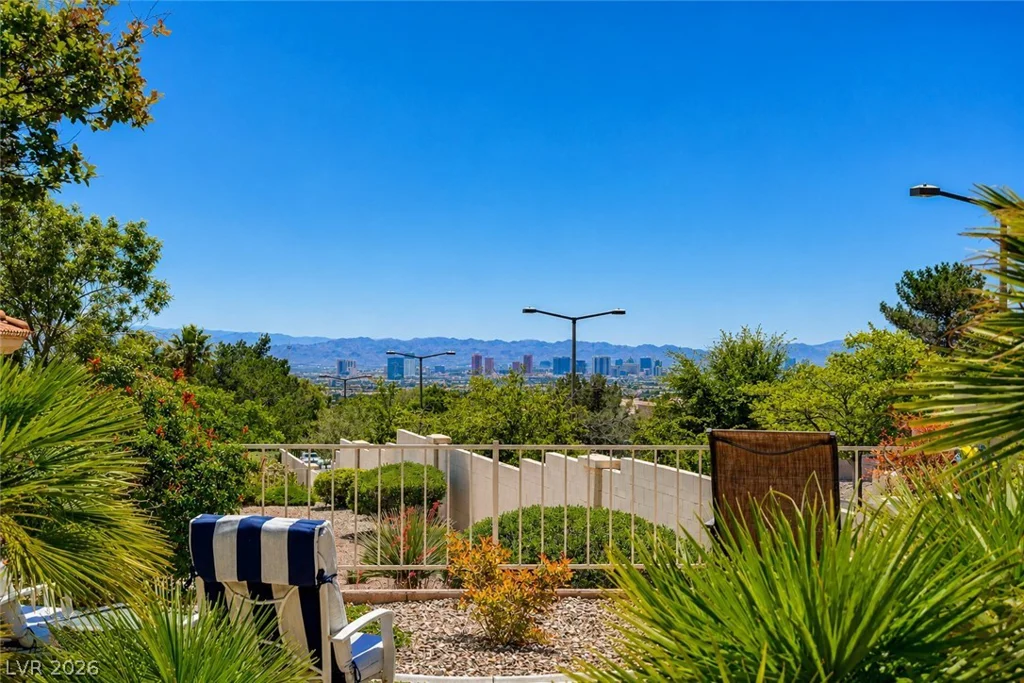 11033 Clear Meadows, Las Vegas, NV 89134