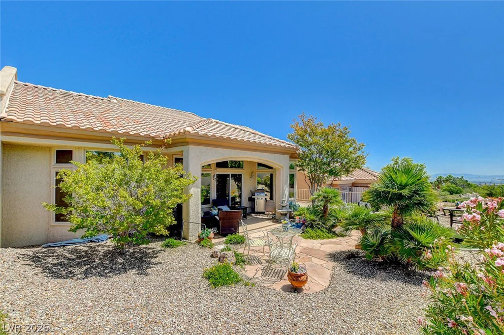 11033 Clear Meadows, Las Vegas, NV 89134