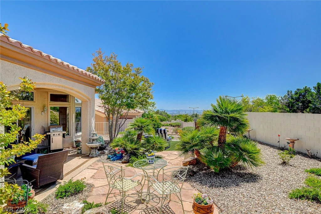 11033 Clear Meadows, Las Vegas, NV 89134