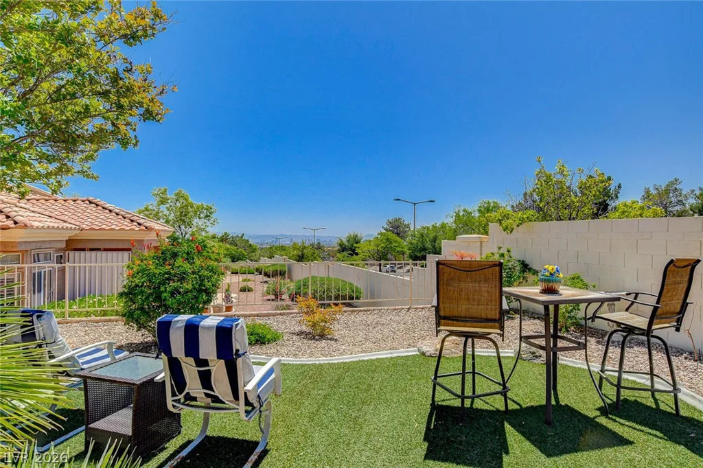 11033 Clear Meadows, Las Vegas, NV 89134