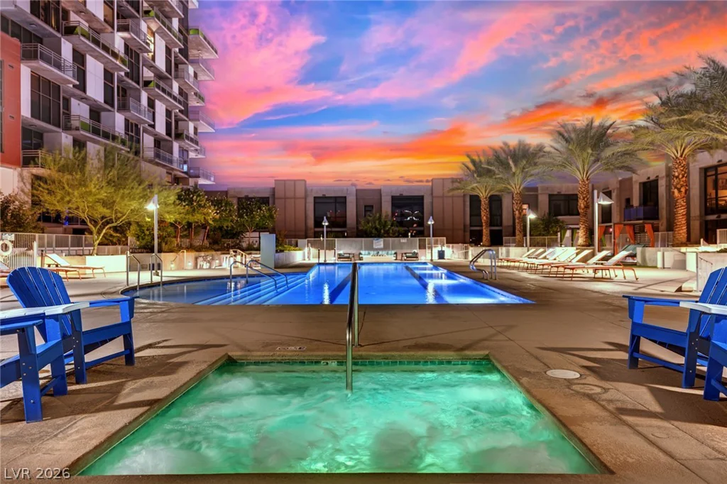 353 Bonneville, Las Vegas, NV 89101