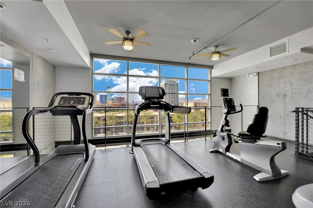 353 Bonneville, Las Vegas, NV 89101