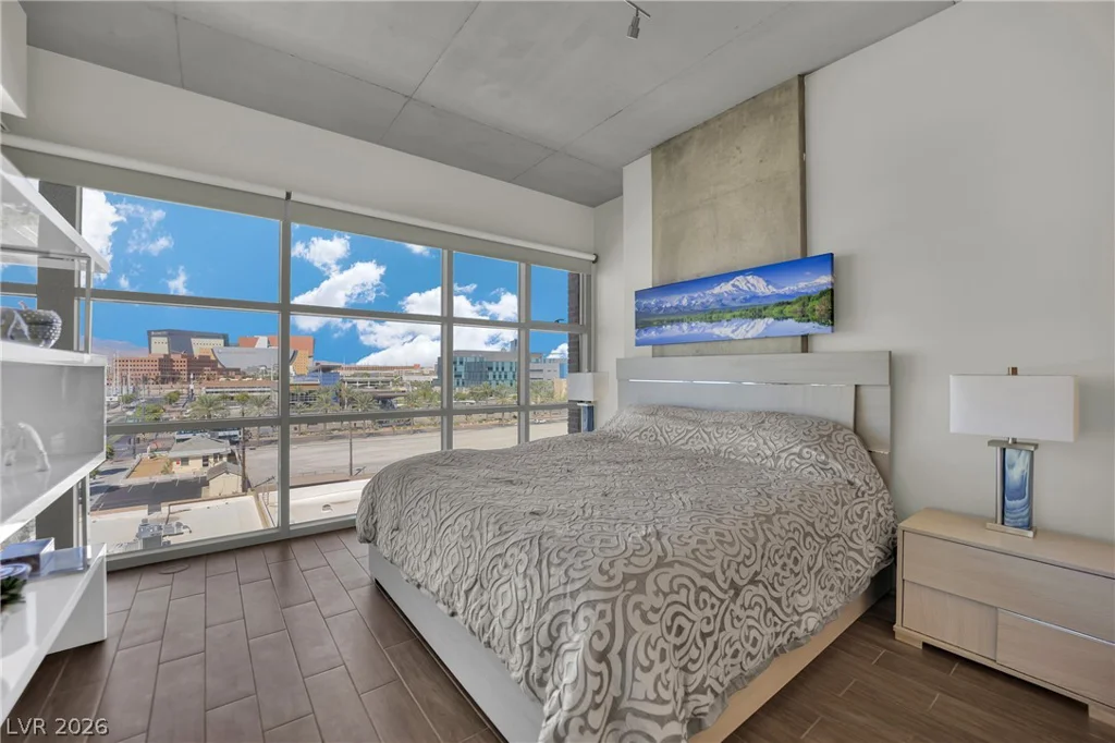 353 Bonneville, Las Vegas, NV 89101
