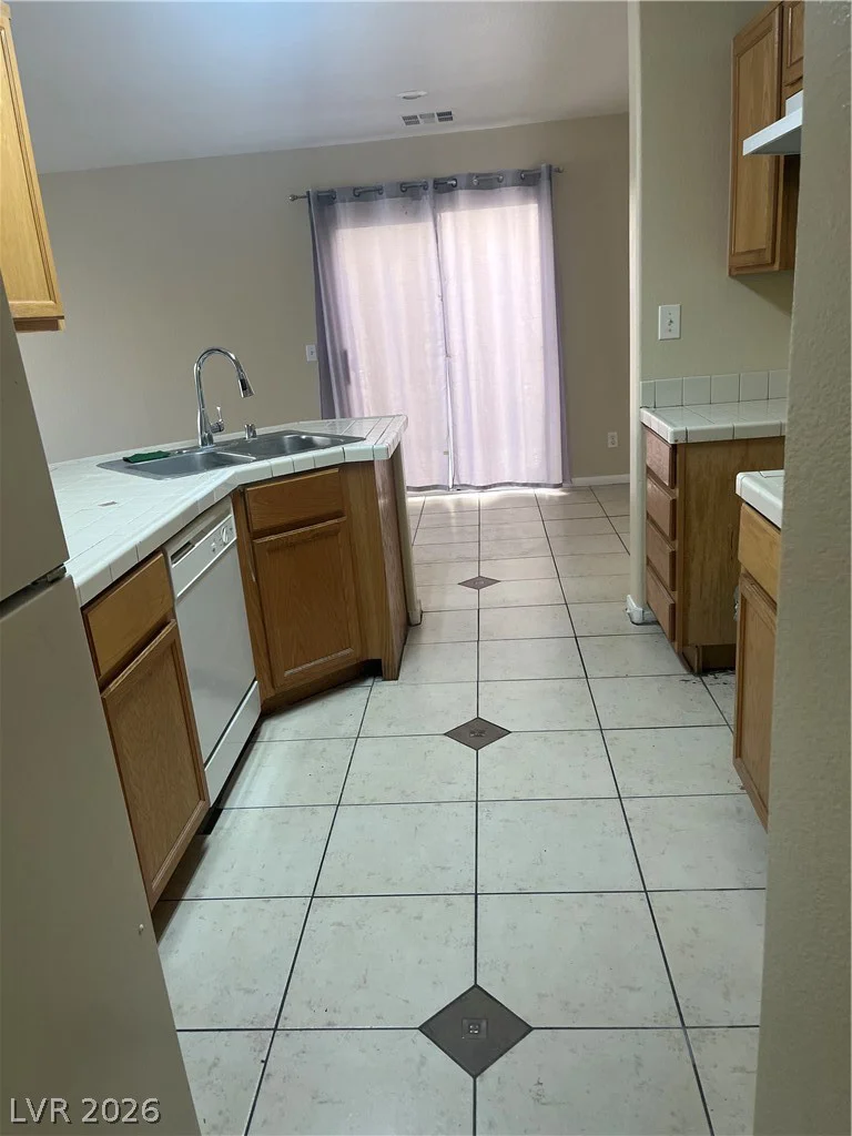 10045 Swimming Hole, Las Vegas, NV 89183
