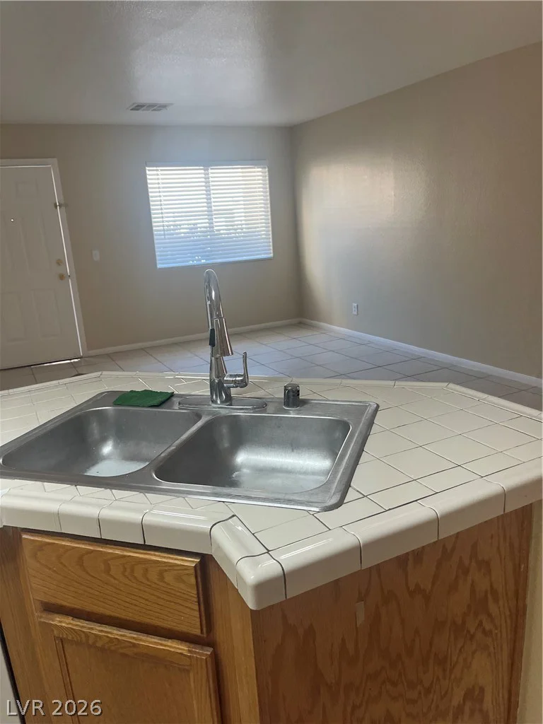 10045 Swimming Hole, Las Vegas, NV 89183