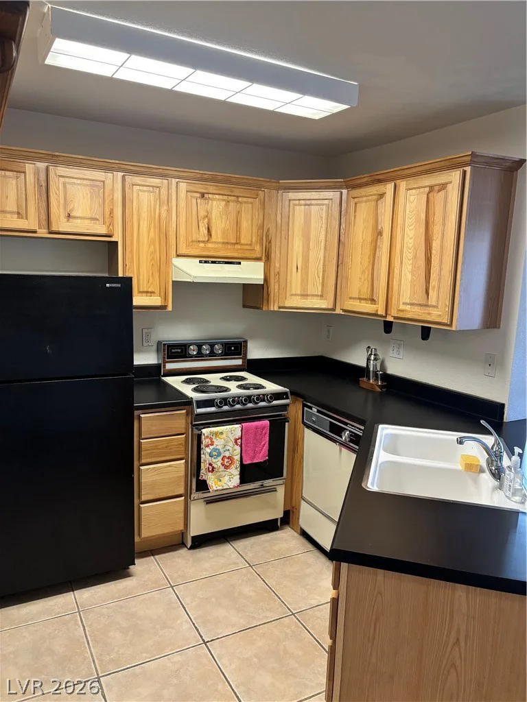 470 Elm, Las Vegas, NV 89169