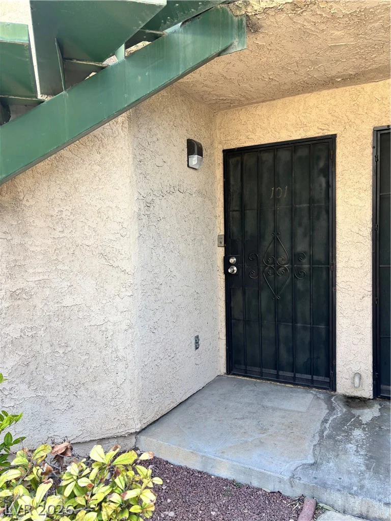 470 Elm, Las Vegas, NV 89169