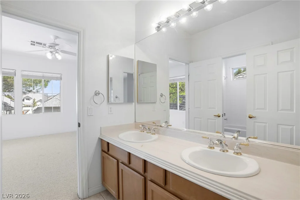 9721 Royal Lamb, Las Vegas, NV 89145