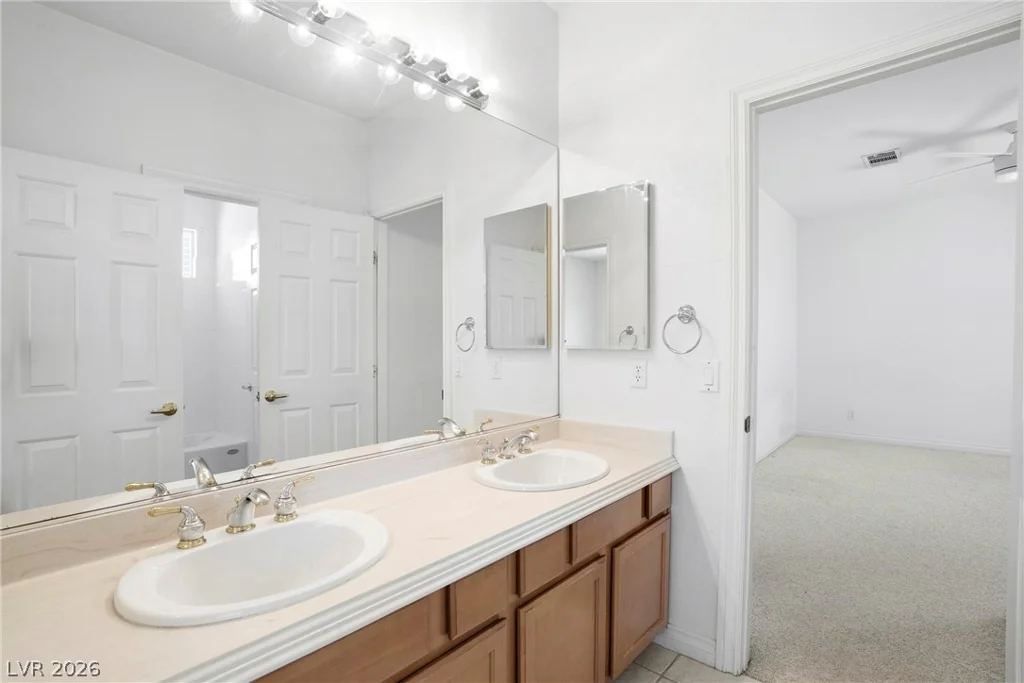 9721 Royal Lamb, Las Vegas, NV 89145