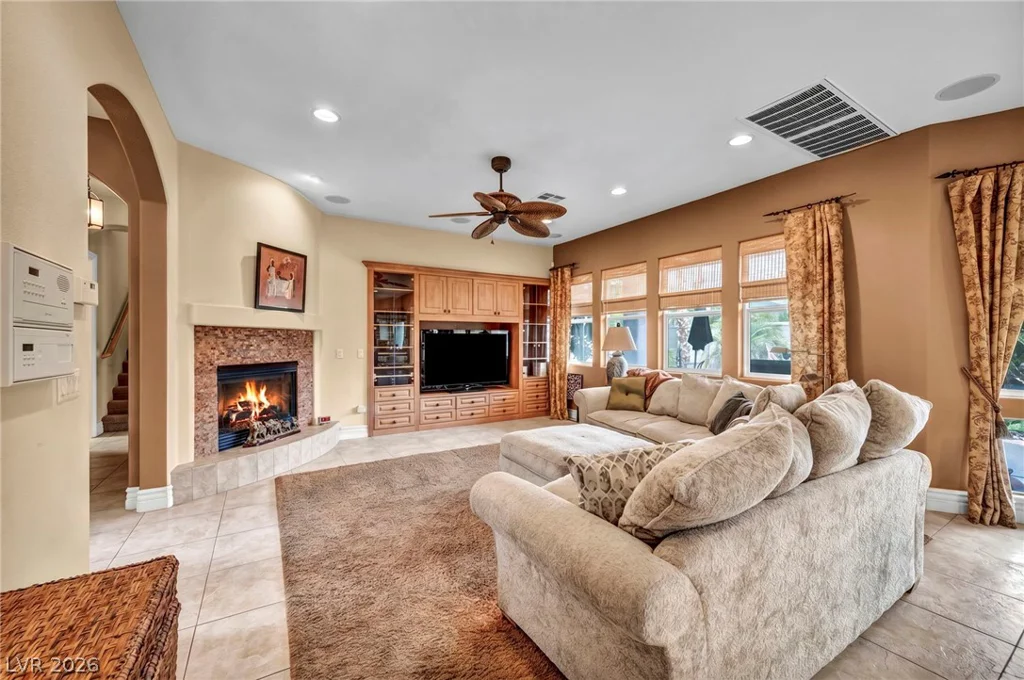 176 Brushton, Las Vegas, NV 89138
