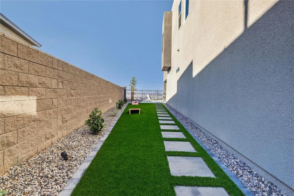 214 Shaded Canyon, Henderson, NV 89012