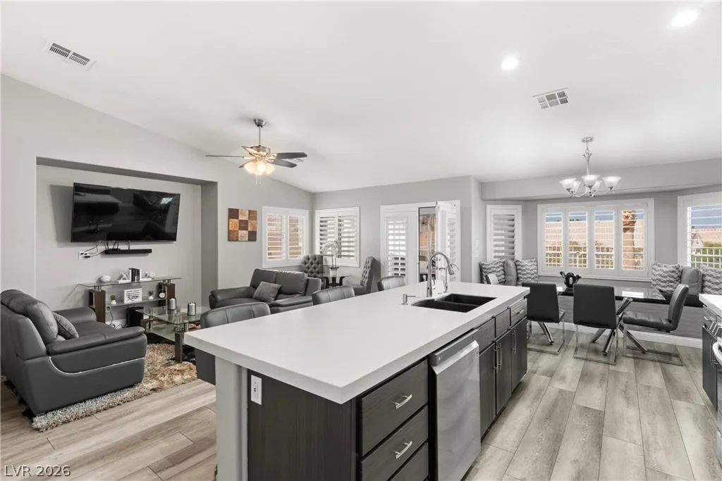 527 Duran, Henderson, NV 89015
