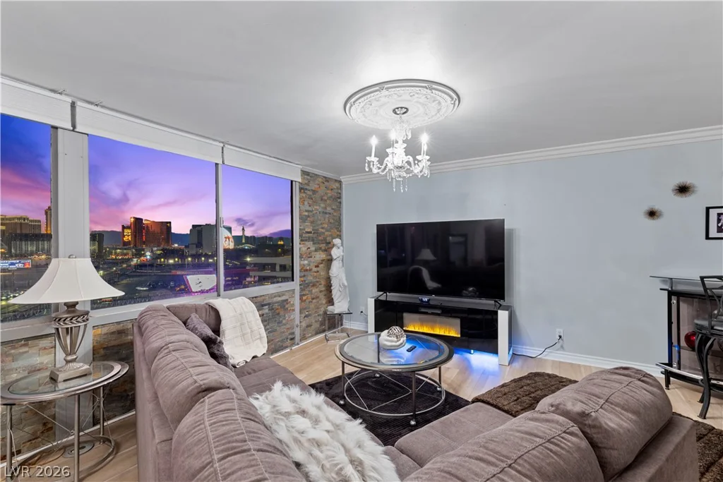 205 Harmon, Las Vegas, NV 89169