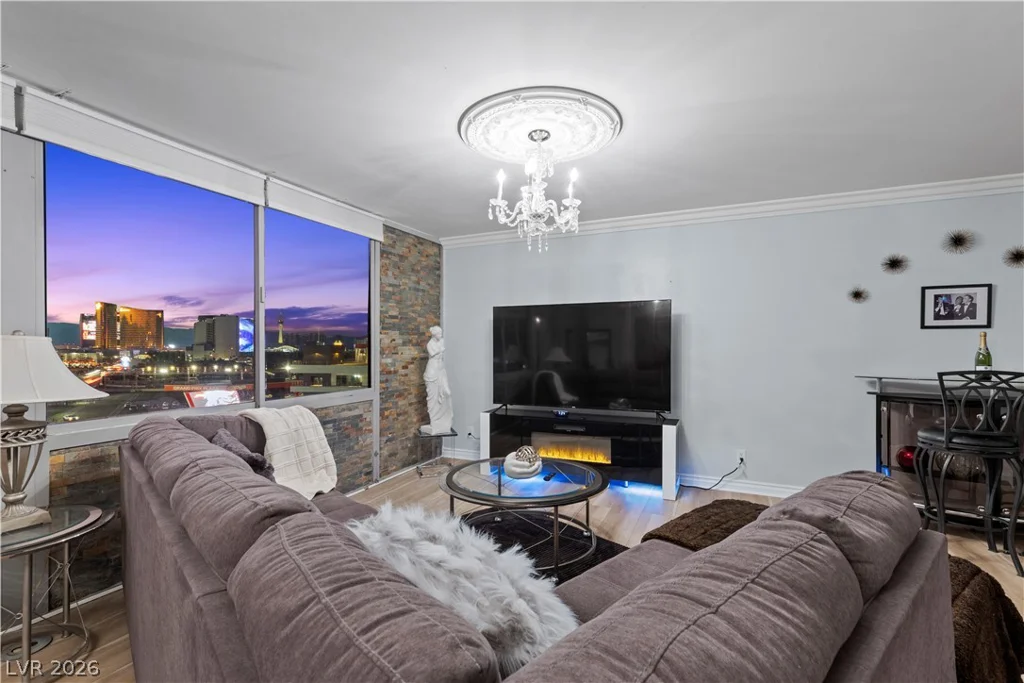 205 Harmon, Las Vegas, NV 89169