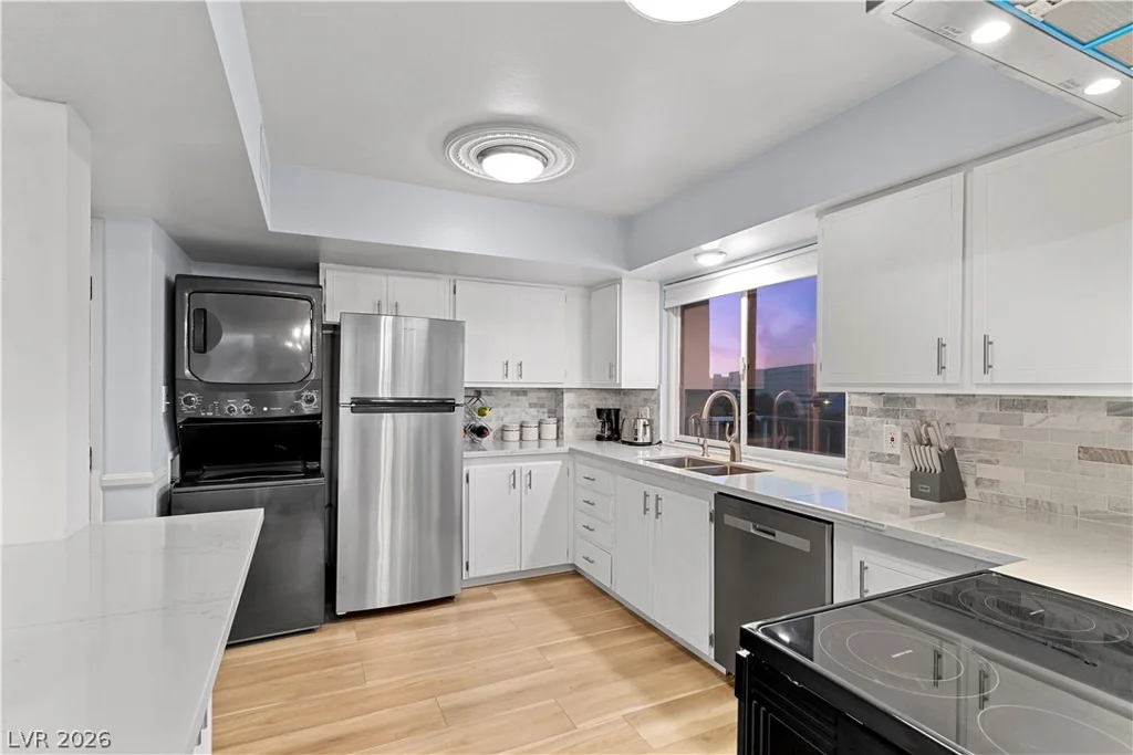 205 Harmon, Las Vegas, NV 89169