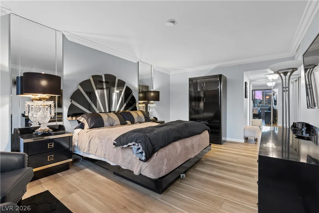 205 Harmon, Las Vegas, NV 89169