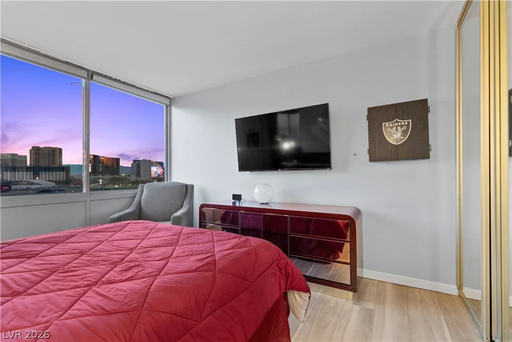 205 Harmon, Las Vegas, NV 89169