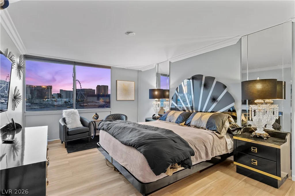 205 Harmon, Las Vegas, NV 89169