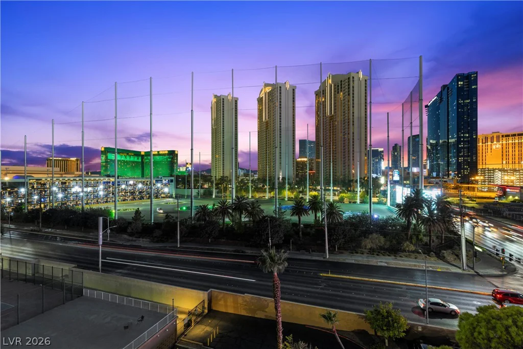 205 Harmon, Las Vegas, NV 89169