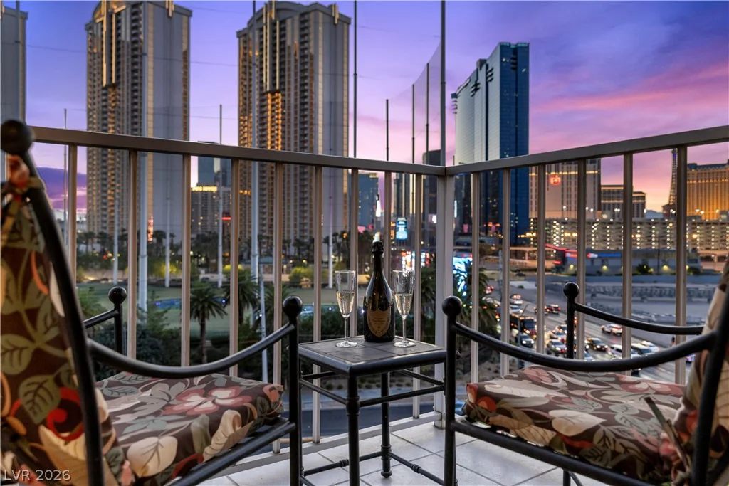 205 Harmon, Las Vegas, NV 89169