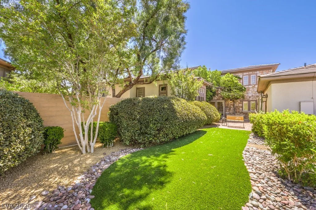 26 Plum Hollow, Henderson, NV 89052