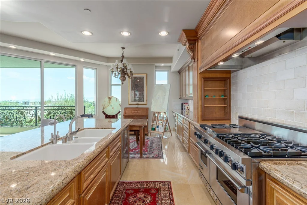 9101 Alta, Las Vegas, NV 89145