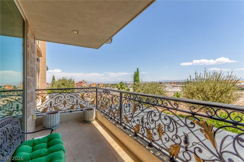 9101 Alta, Las Vegas, NV 89145