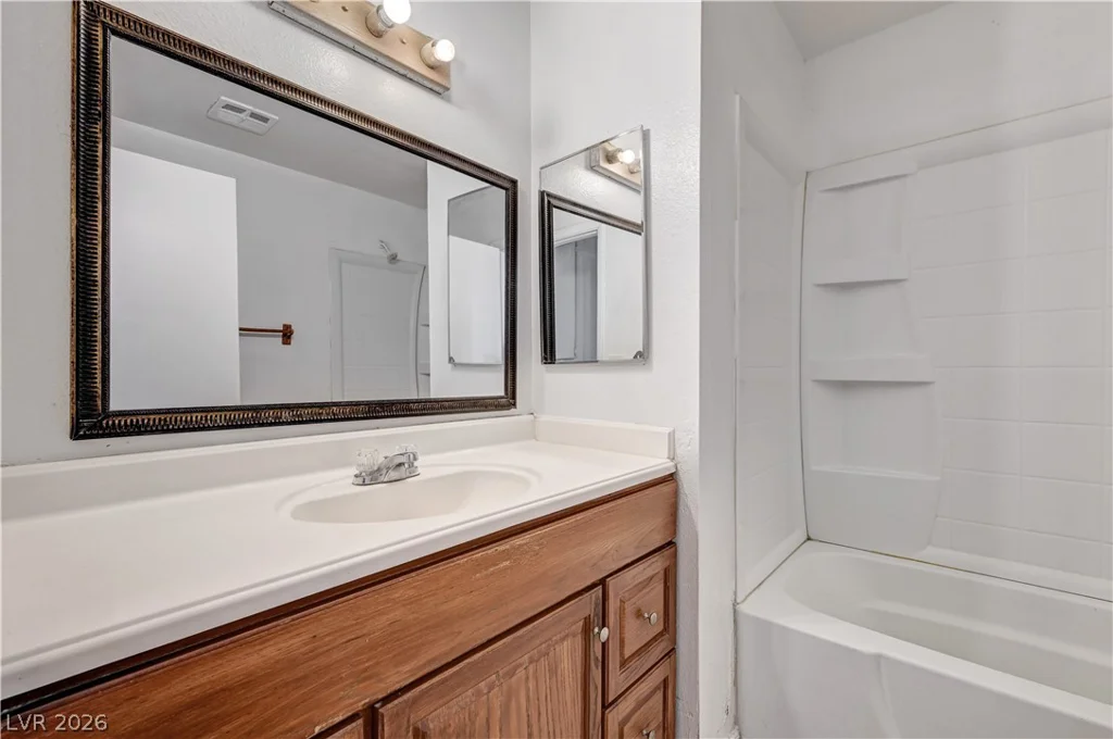 3998 Shady Oak, Las Vegas, NV 89115