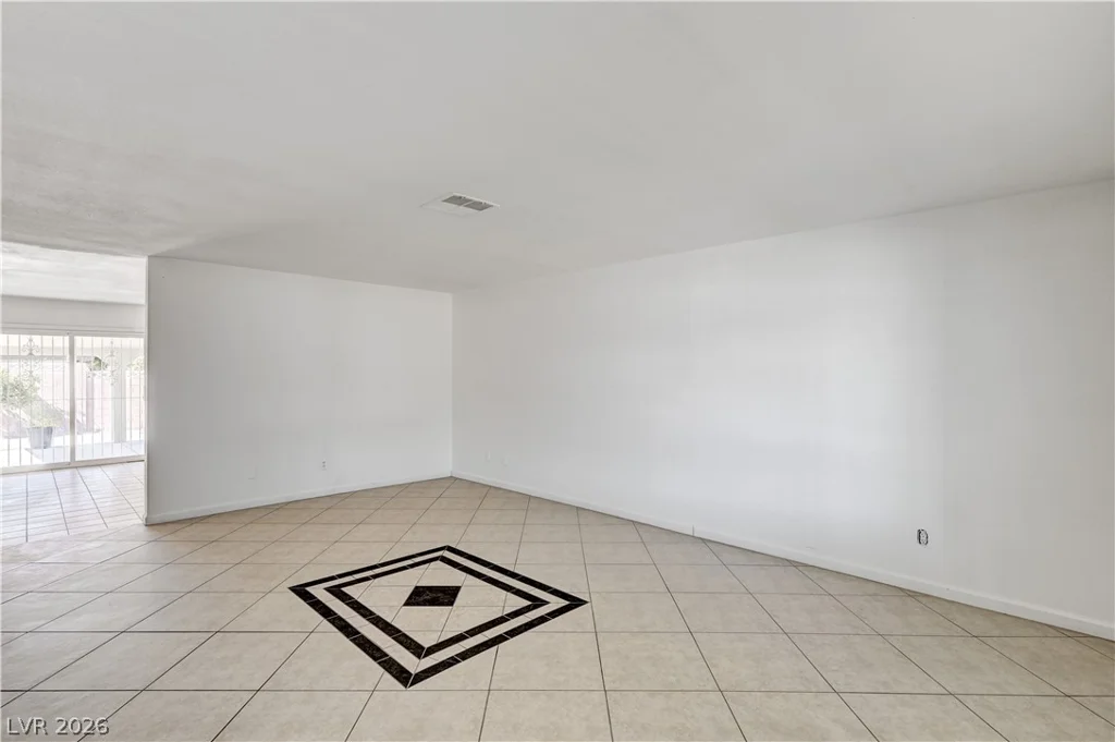 3998 Shady Oak, Las Vegas, NV 89115
