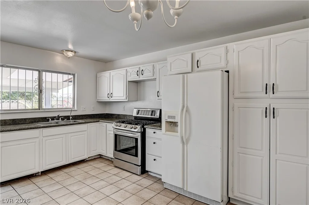 3998 Shady Oak, Las Vegas, NV 89115
