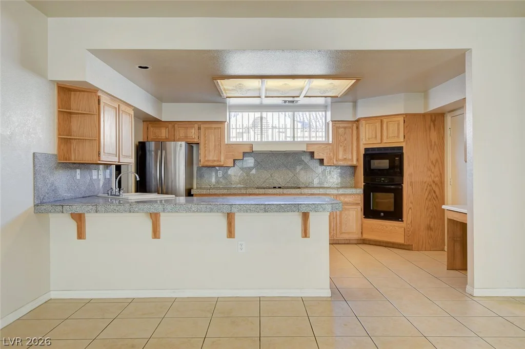 353 Mill Hollow, Las Vegas, NV 89107