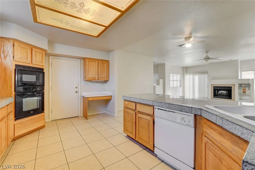353 Mill Hollow, Las Vegas, NV 89107