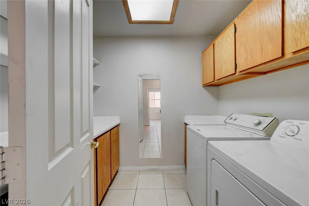 353 Mill Hollow, Las Vegas, NV 89107