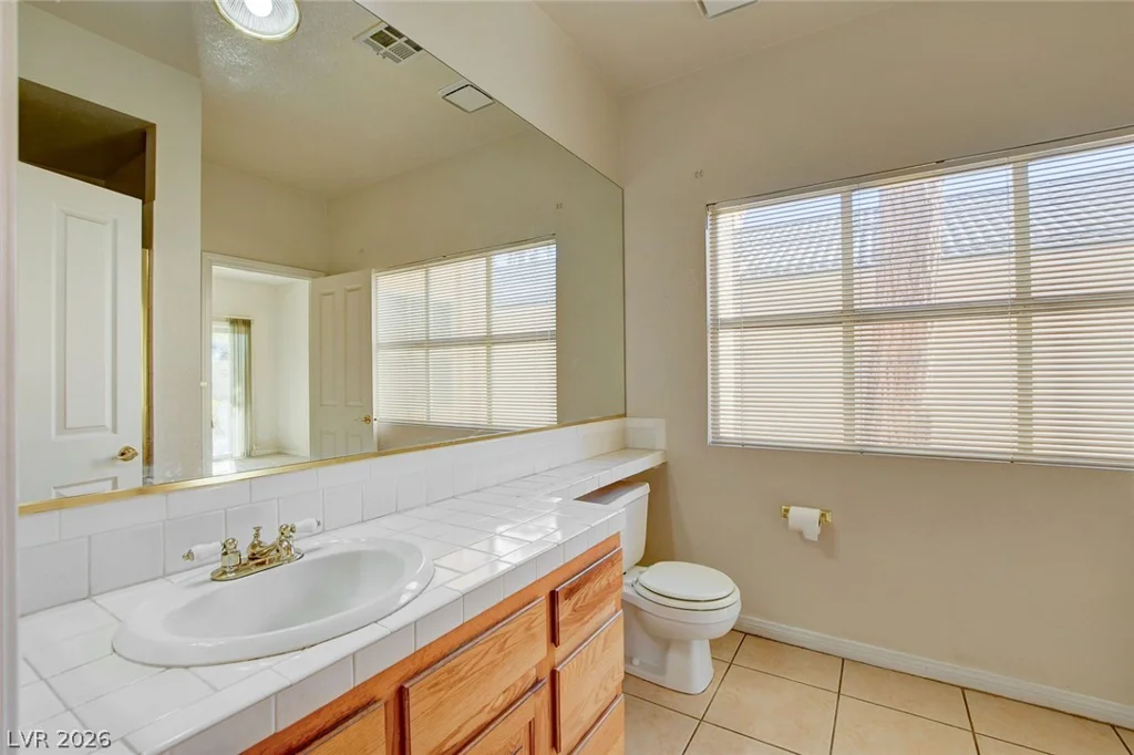 353 Mill Hollow, Las Vegas, NV 89107