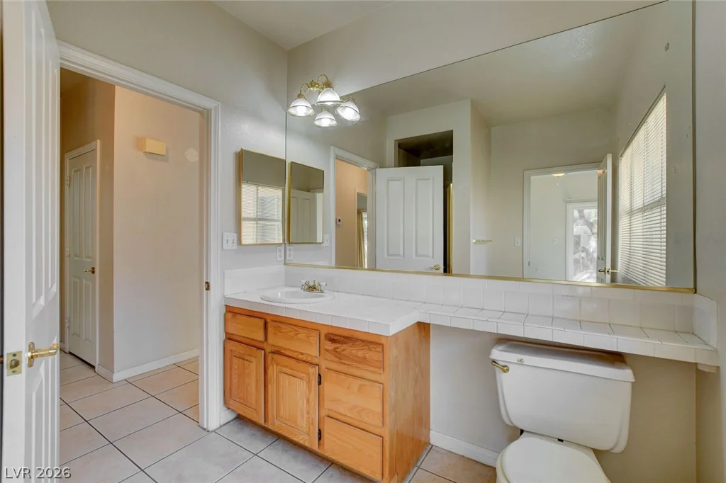 353 Mill Hollow, Las Vegas, NV 89107