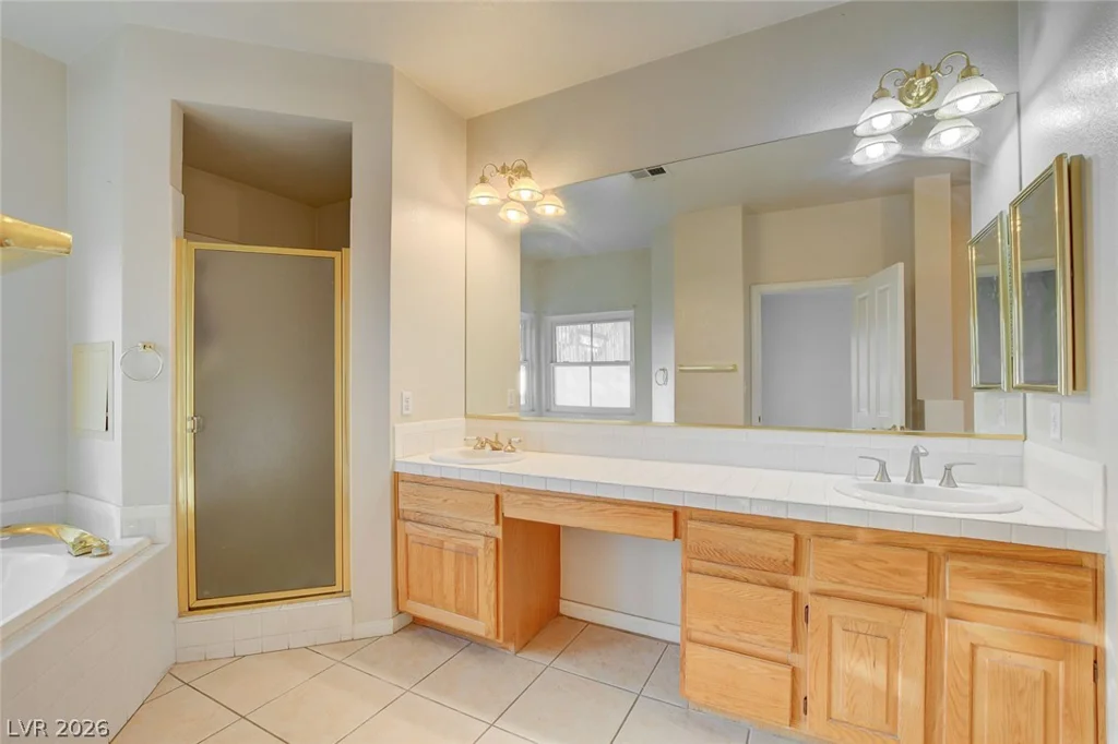 353 Mill Hollow, Las Vegas, NV 89107