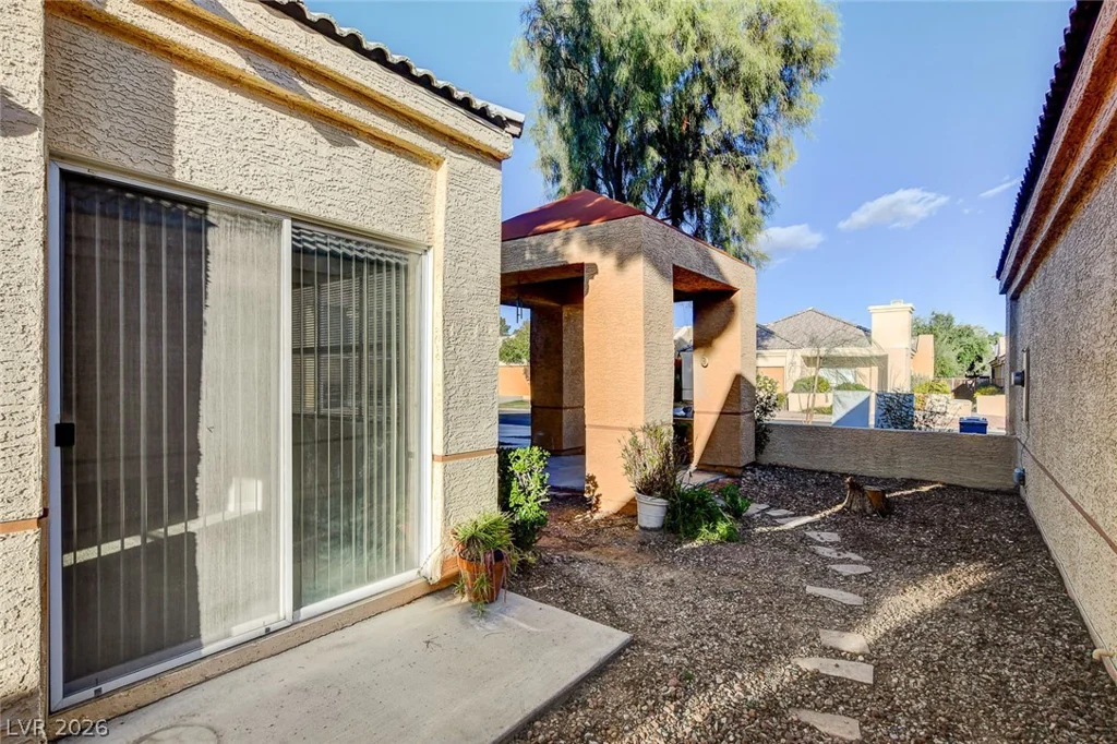 353 Mill Hollow, Las Vegas, NV 89107