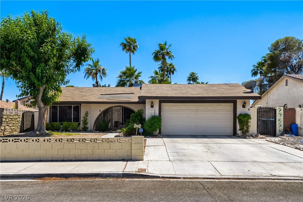 3879 Valley Meadow, Las Vegas, NV 89120