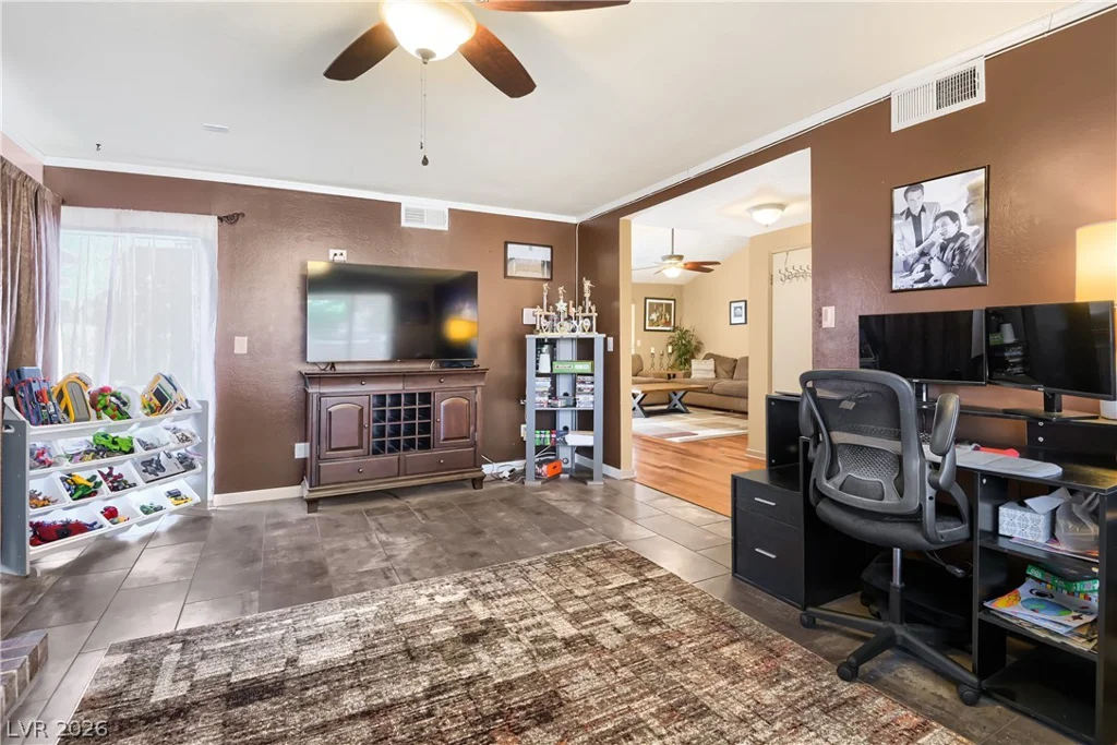 3879 Valley Meadow, Las Vegas, NV 89120