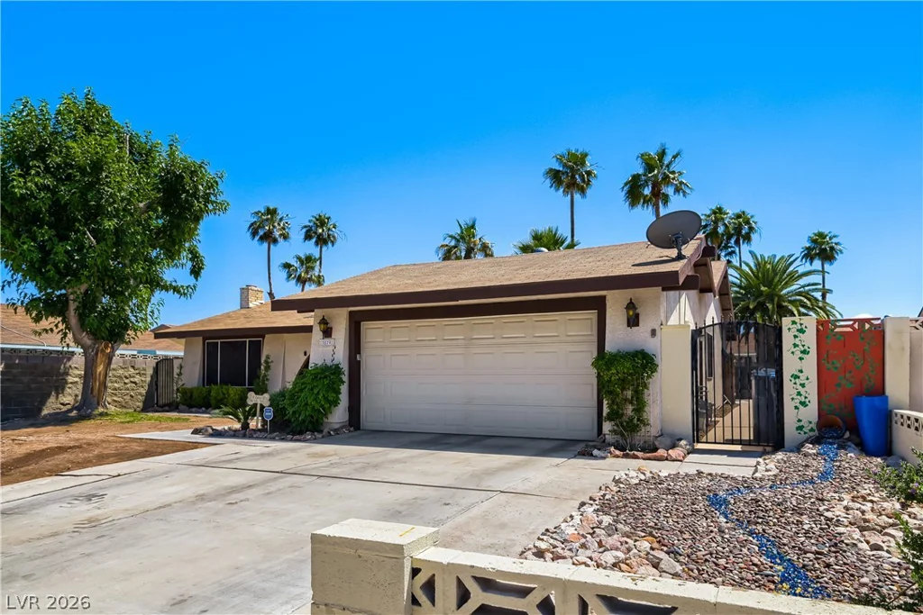 3879 Valley Meadow, Las Vegas, NV 89120