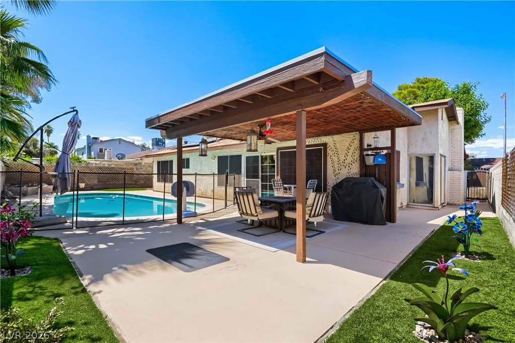3879 Valley Meadow, Las Vegas, NV 89120