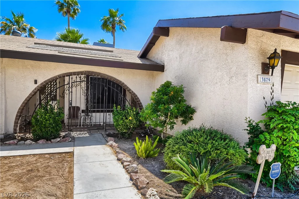 3879 Valley Meadow, Las Vegas, NV 89120