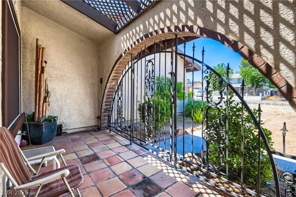 3879 Valley Meadow, Las Vegas, NV 89120